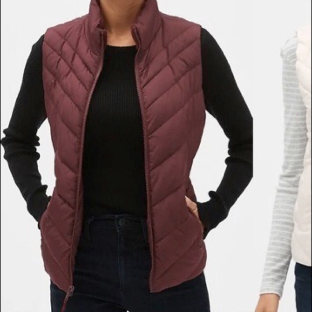Gap Factory Women’s Puffer Vest Burgundy Size Small